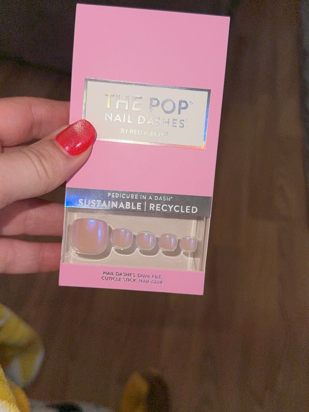 The Pop Nail Dashes Pedicure Set by Red Aspen - Pink Iridescent Press-On Toes